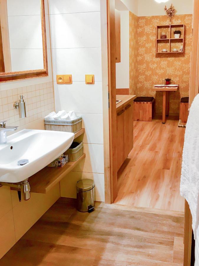 Golden Wood Apartments Пилзен Екстериор снимка