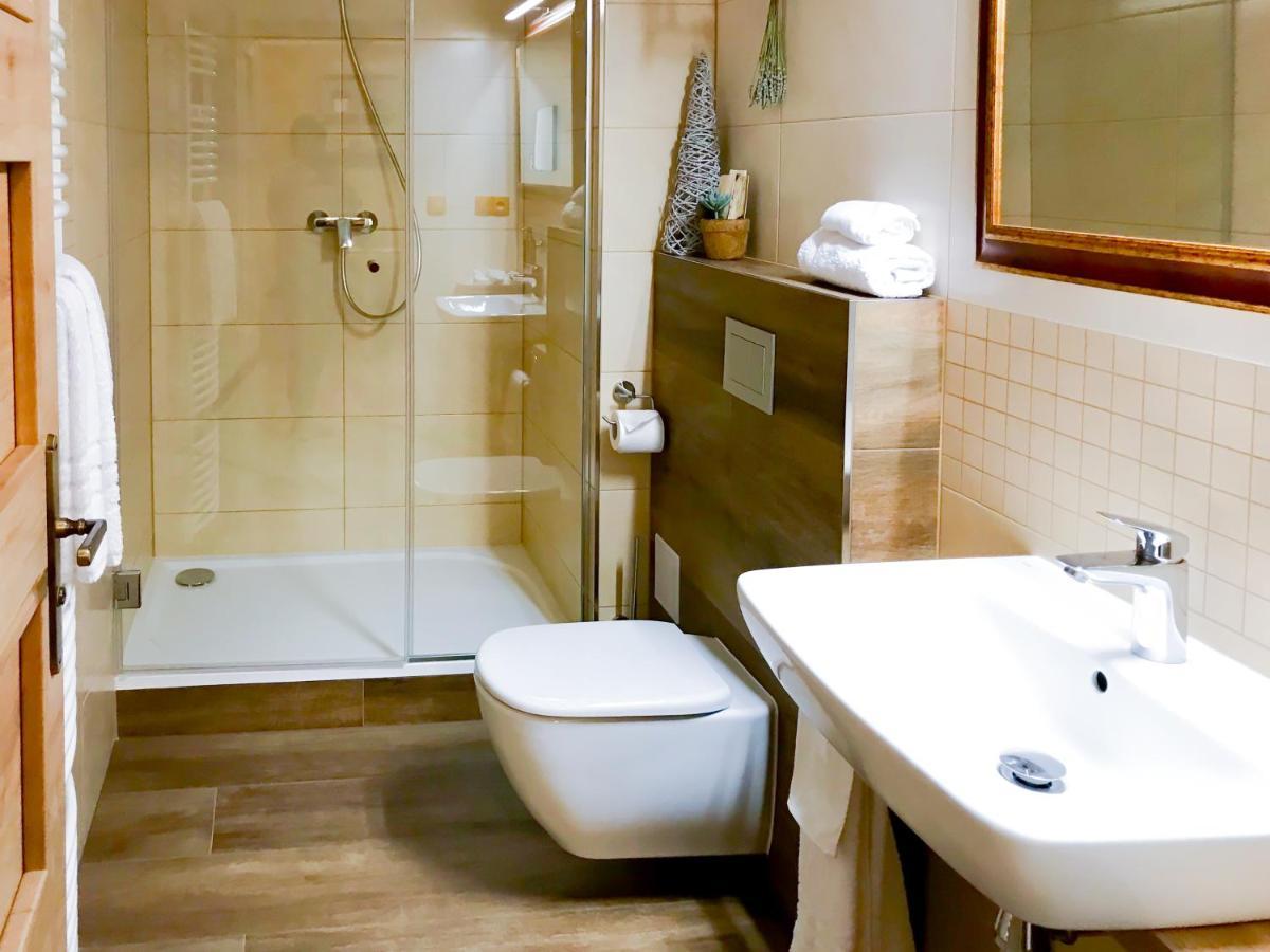 Golden Wood Apartments Пилзен Екстериор снимка